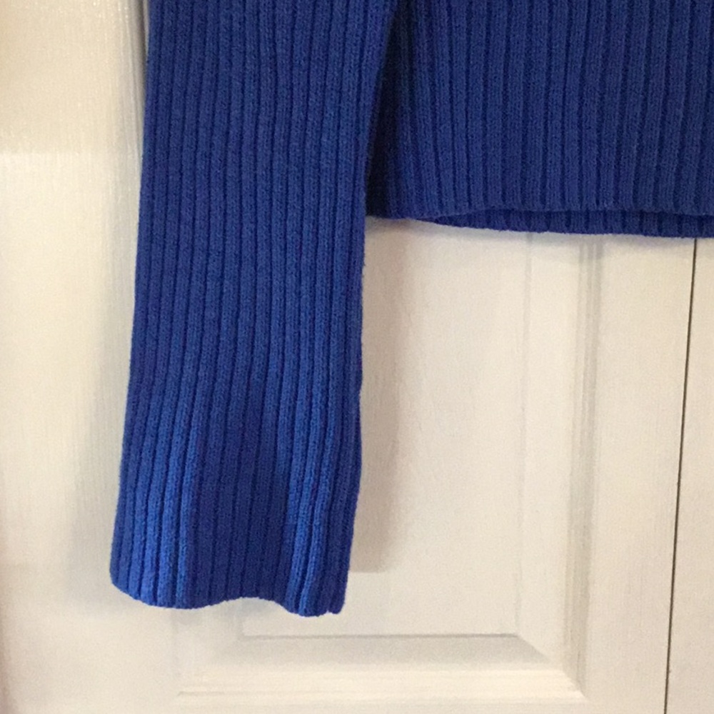 H&M Women’s Royal Blue Crop Knit Sweater - Picture 3 of 6